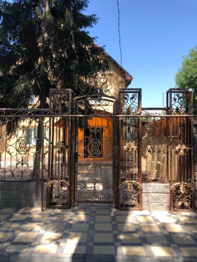 Hotel Lion Almaty Exterior foto