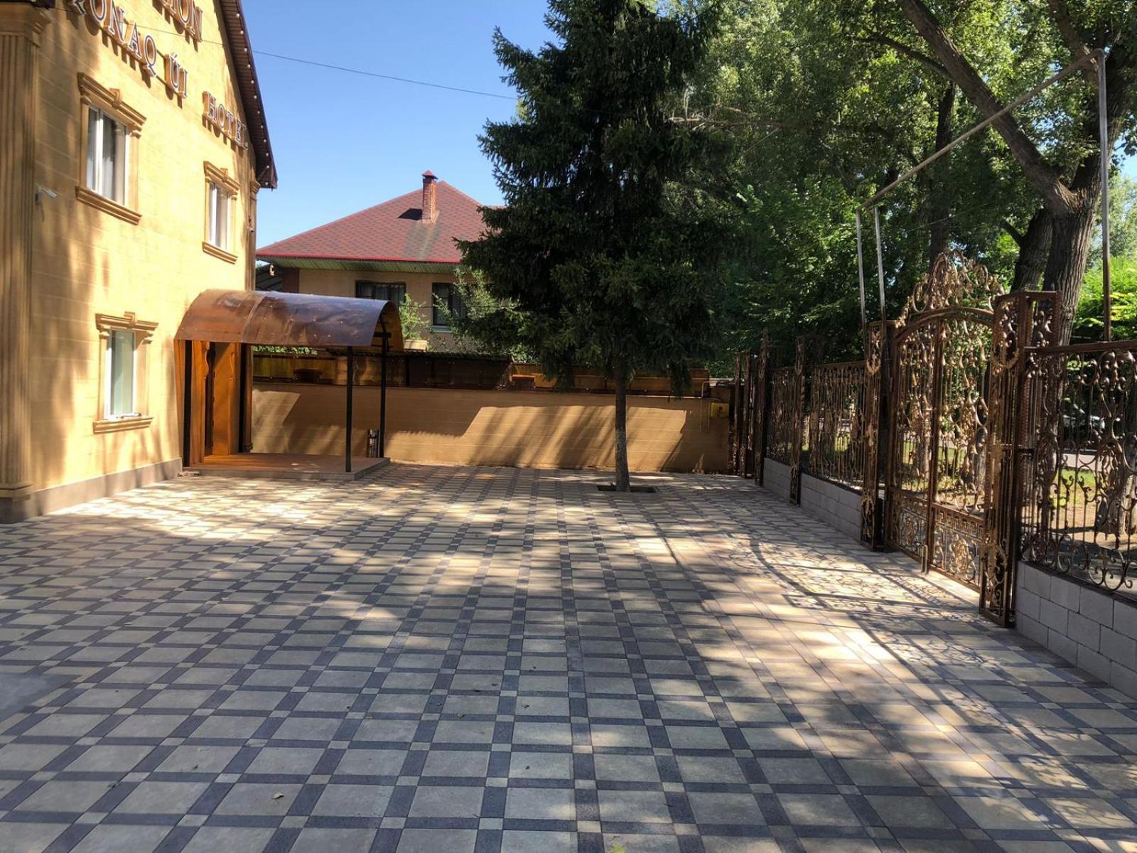 Hotel Lion Almaty Exterior foto